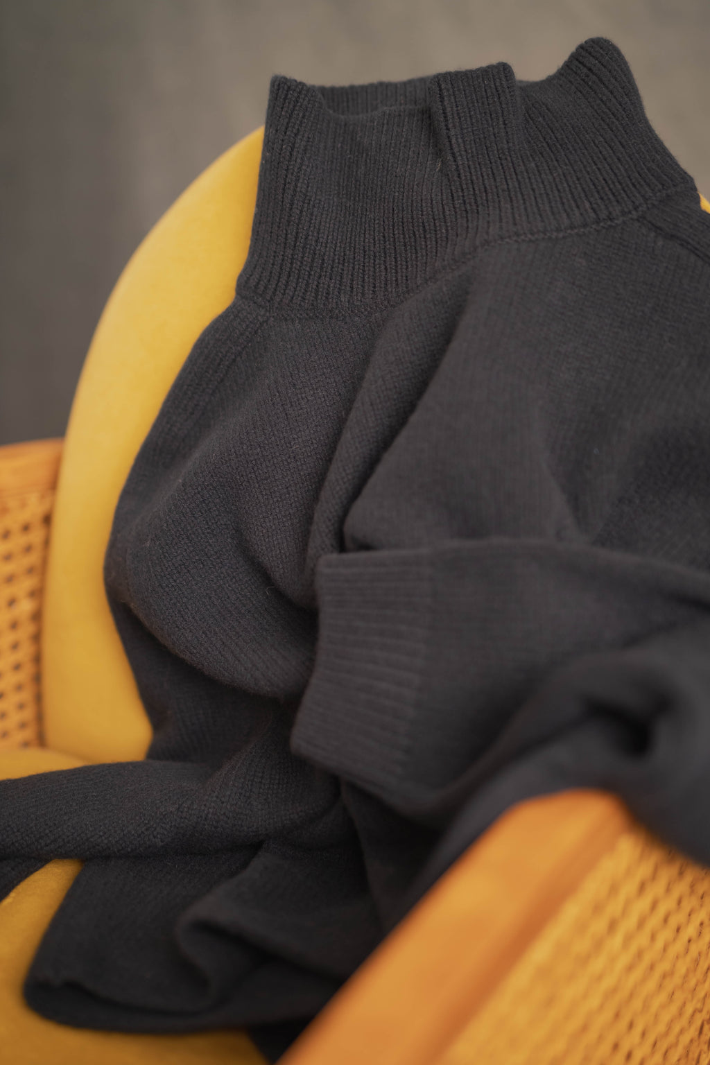 Strickpullover mit Rollkragen dunkelblau
