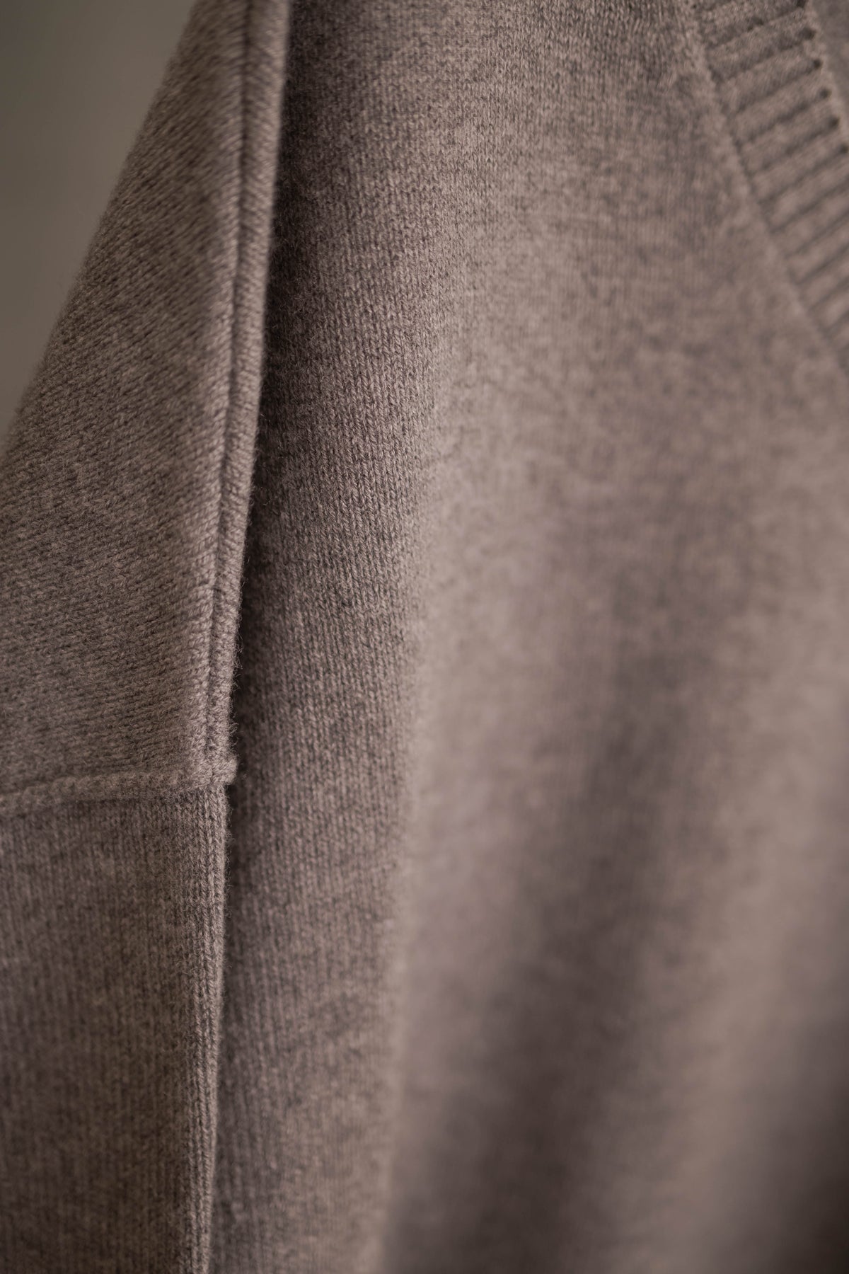 Oversize Strickpullover V-Ausschnitt grau