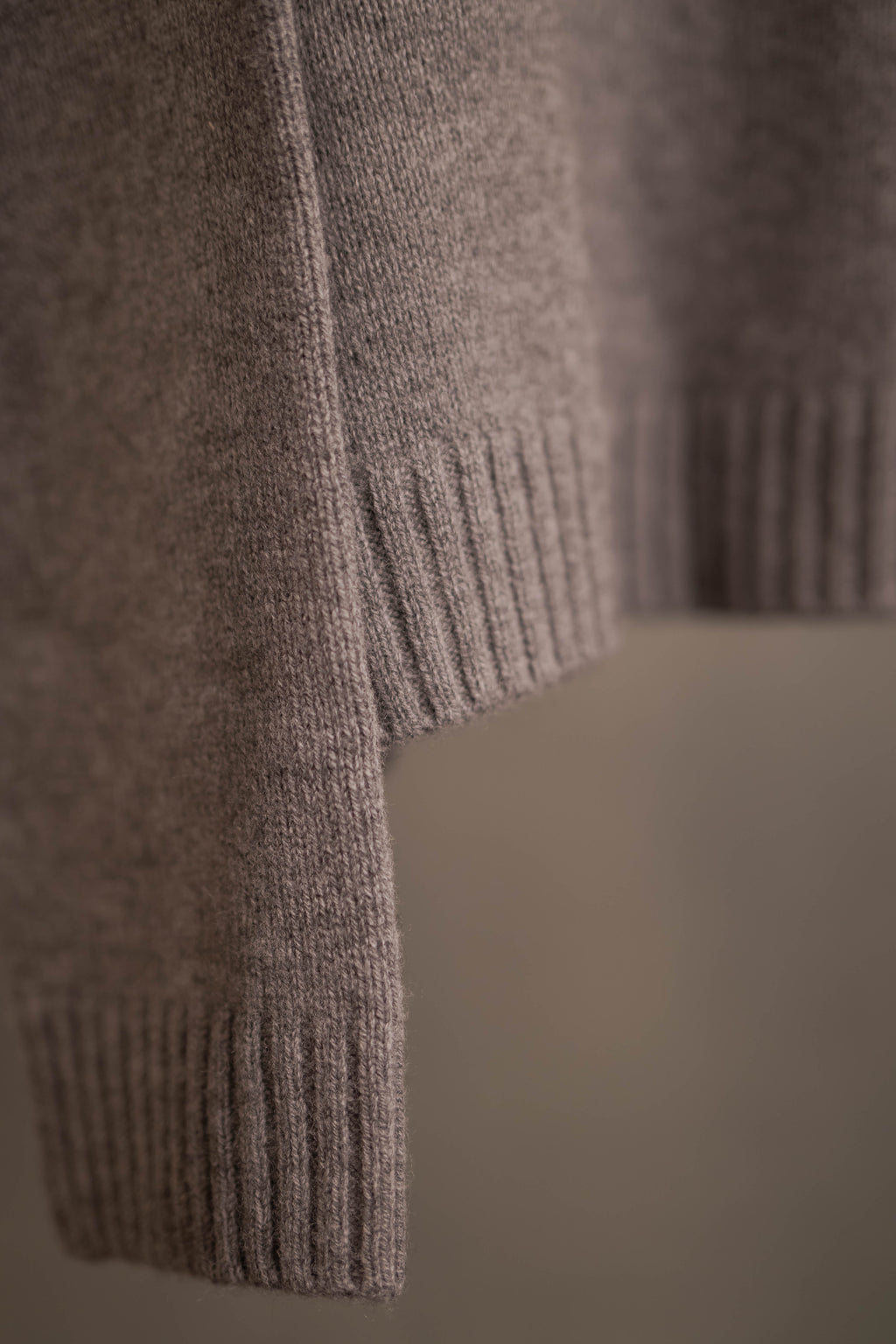 Oversize Strickpullover V-Ausschnitt grau