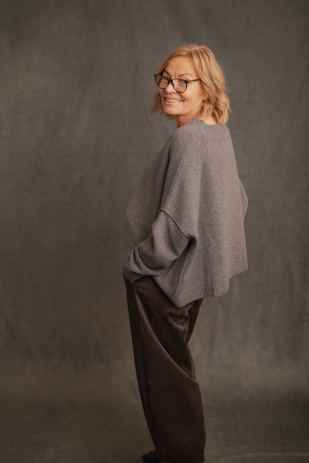 Oversize Strickpullover V-Ausschnitt grau