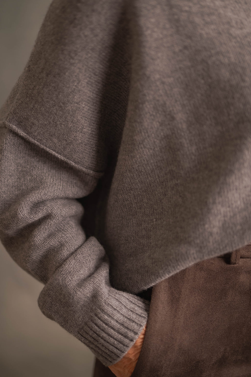 Oversize Strickpullover V-Ausschnitt grau