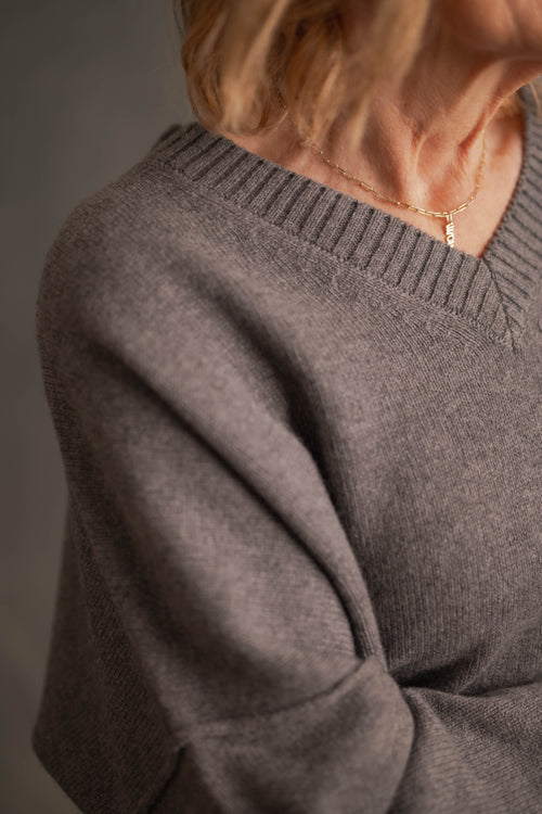 Oversize Strickpullover V-Ausschnitt grau