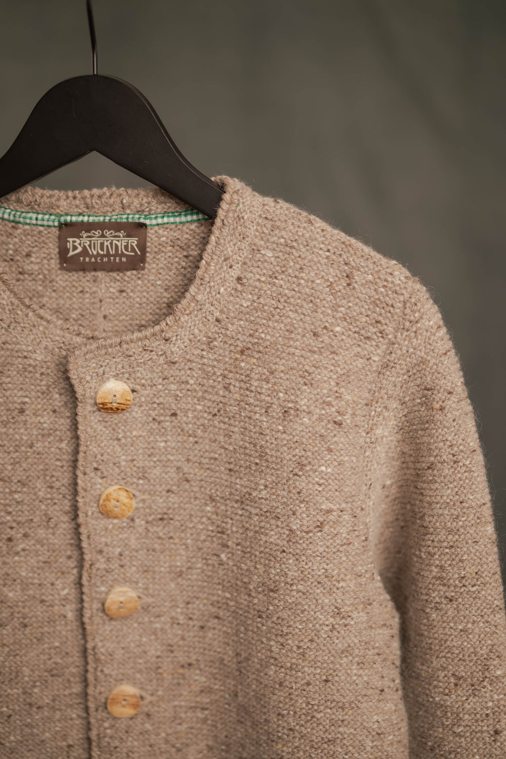 Strickjacke Niklas in beige/braun