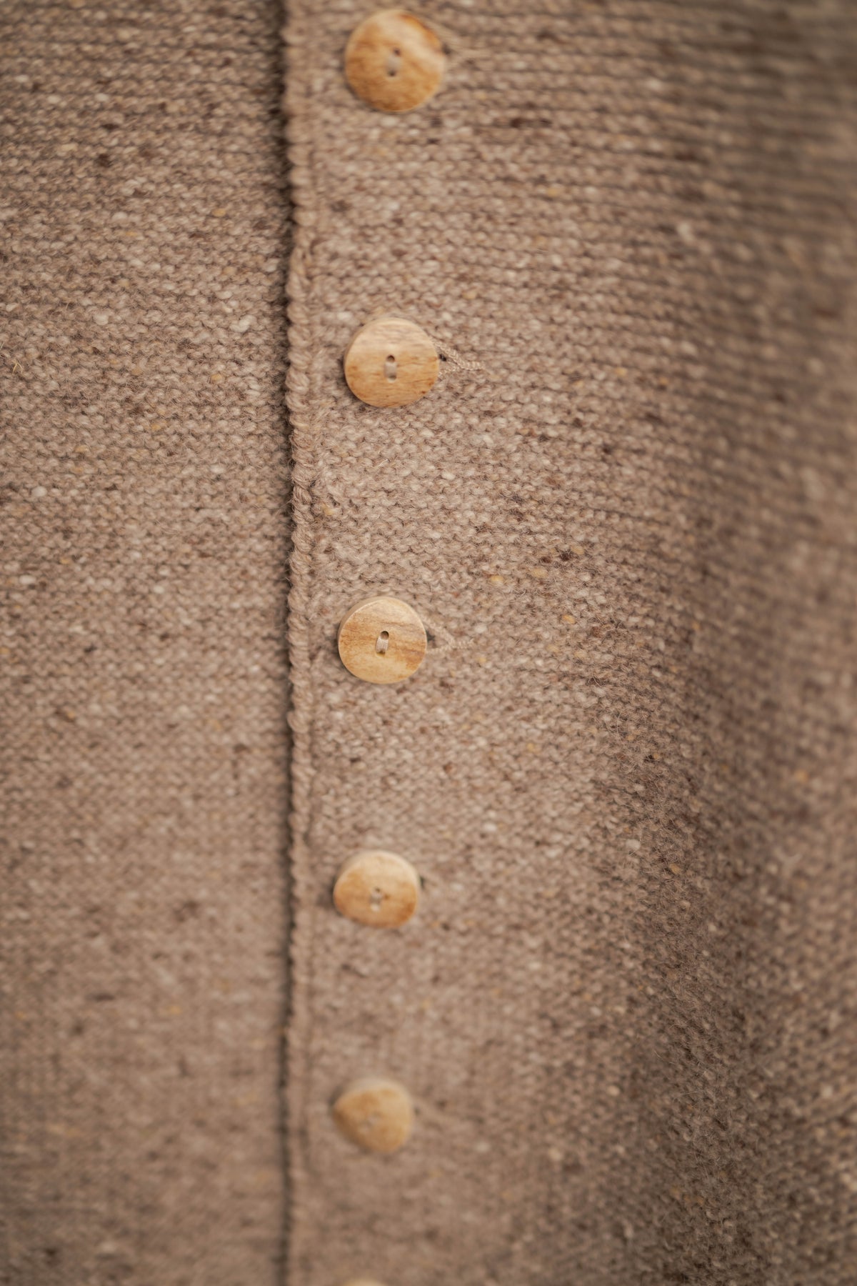 Strickjacke Niklas in beige/braun