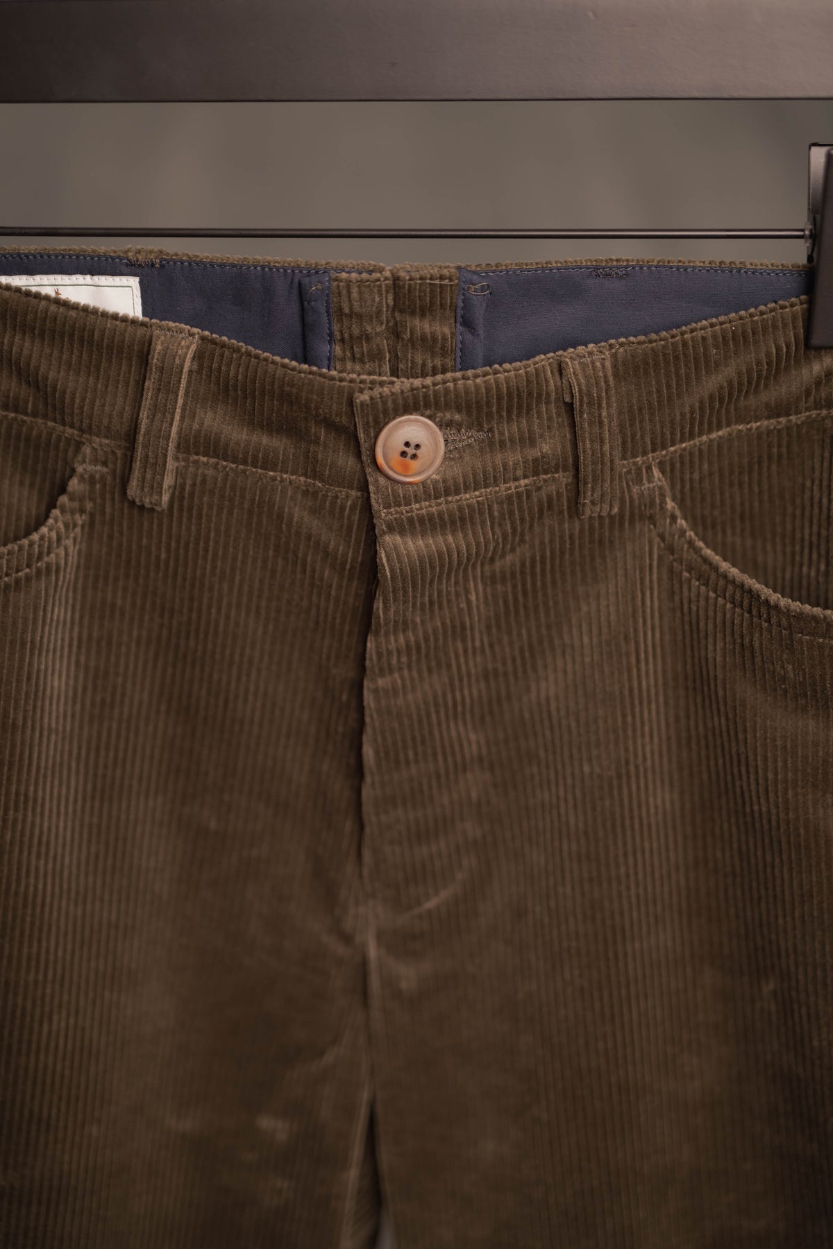 Cordhose Turin in olivgrün