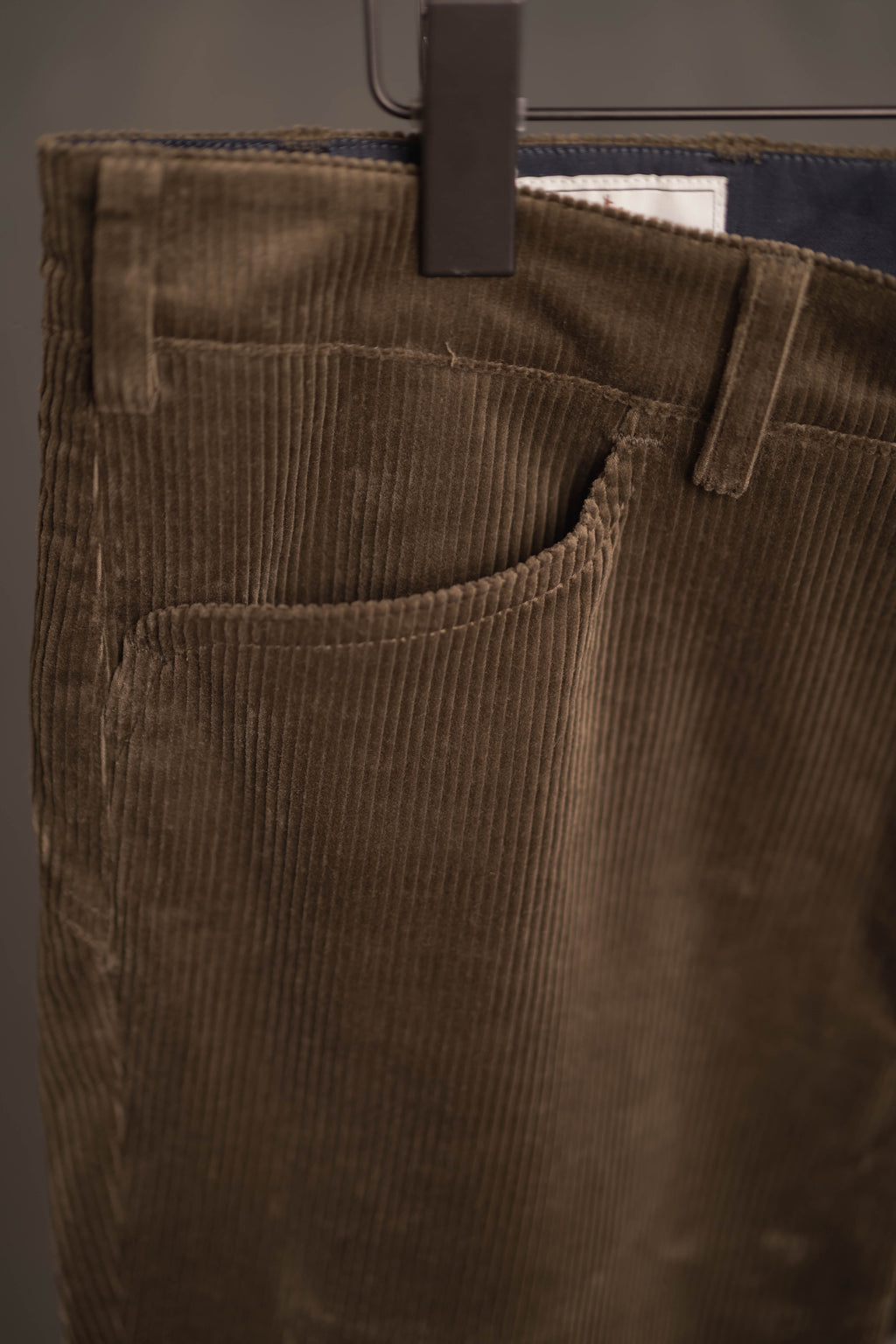 Cordhose Turin in olivgrün
