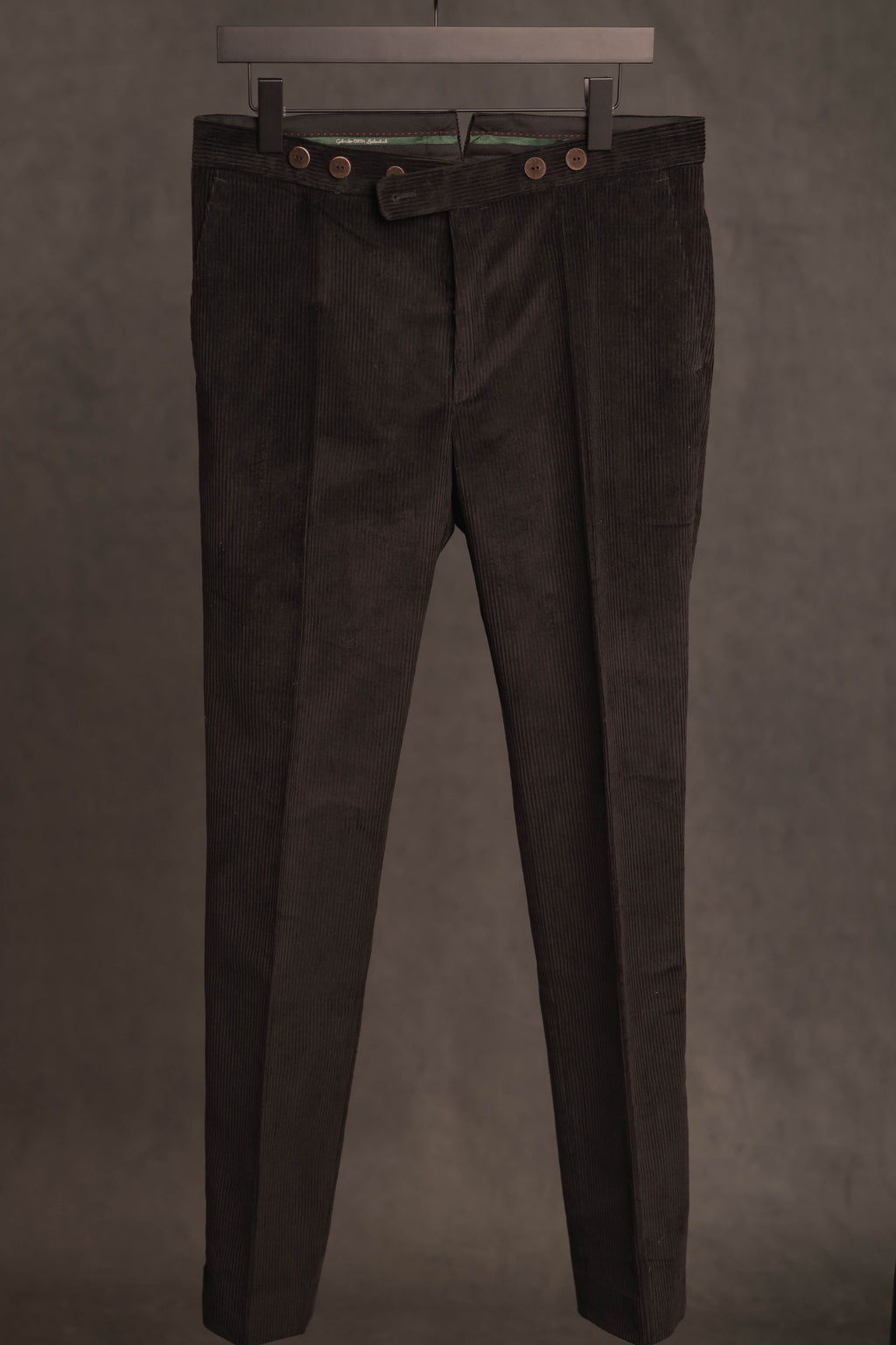 Cordhose schwarz mit Spitzbund