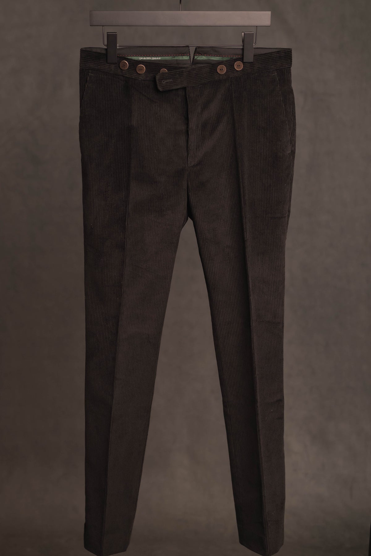 Cordhose schwarz mit Spitzbund