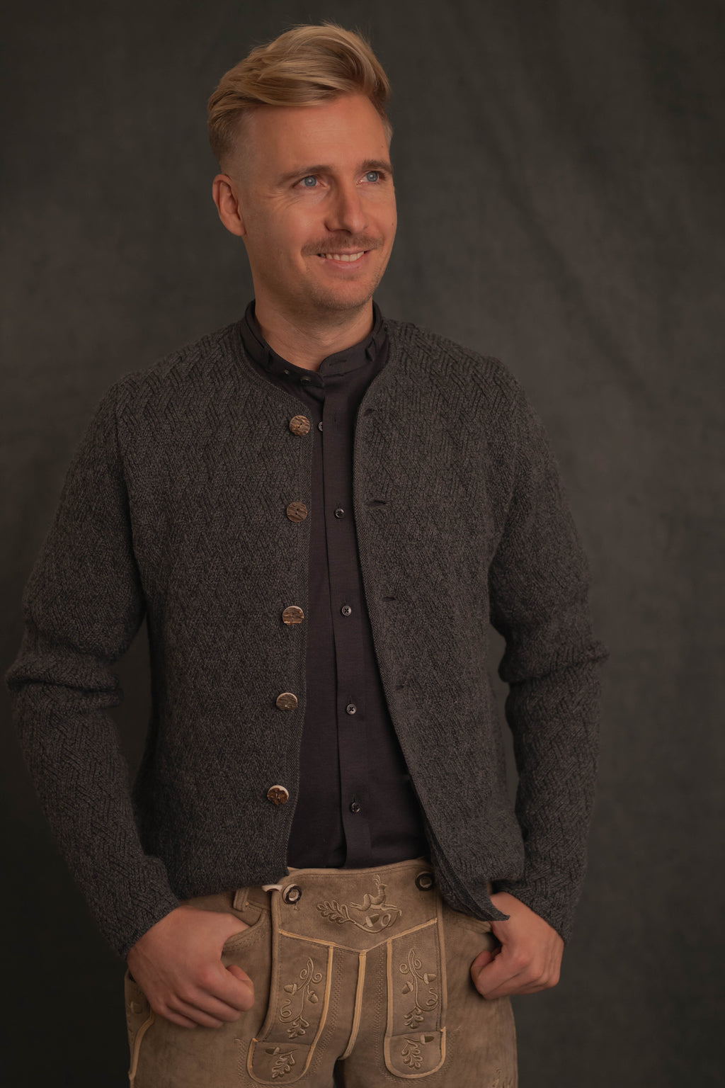 Strickjacke Eustachius asphaltgrau