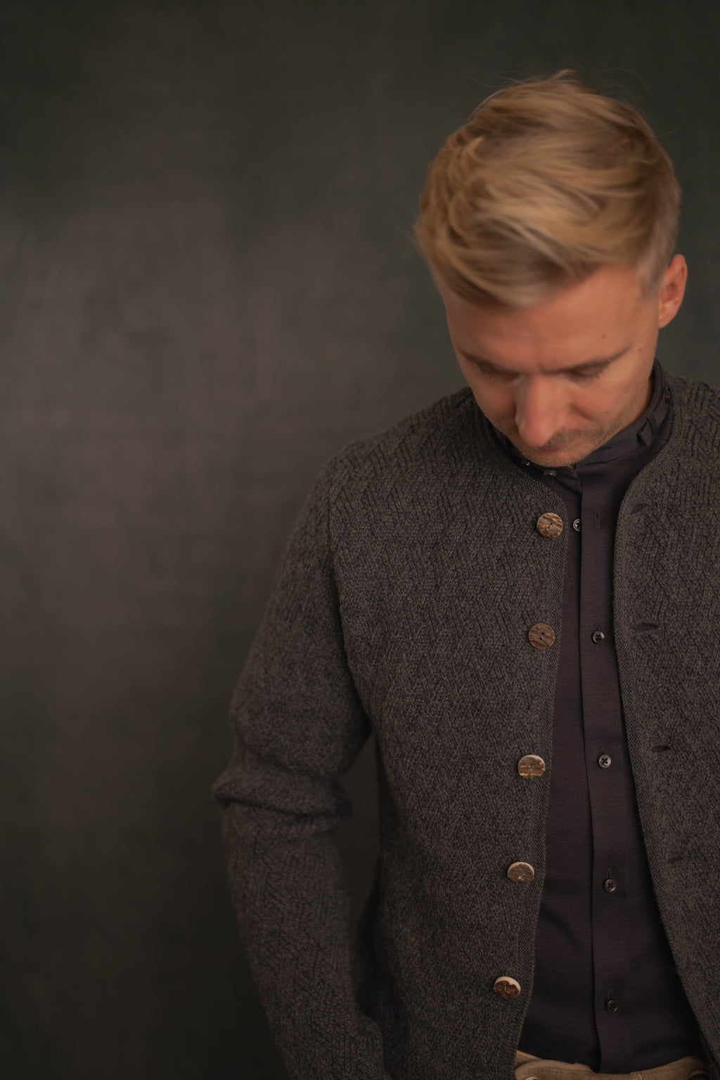Strickjacke Eustachius asphaltgrau