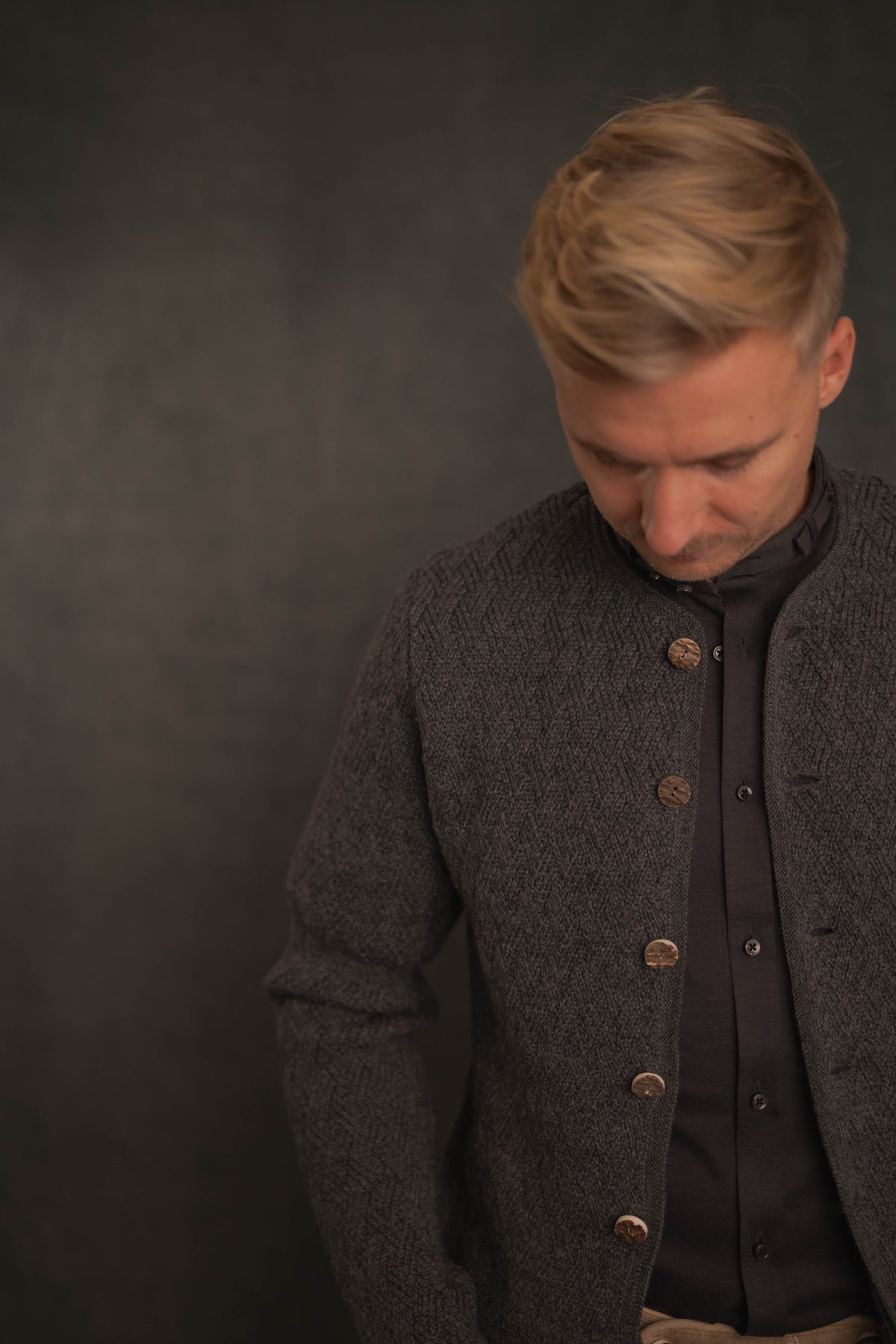 Strickjacke Eustachius asphaltgrau