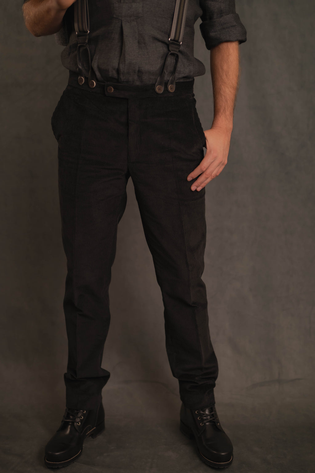Cordhose schwarz mit Spitzbund