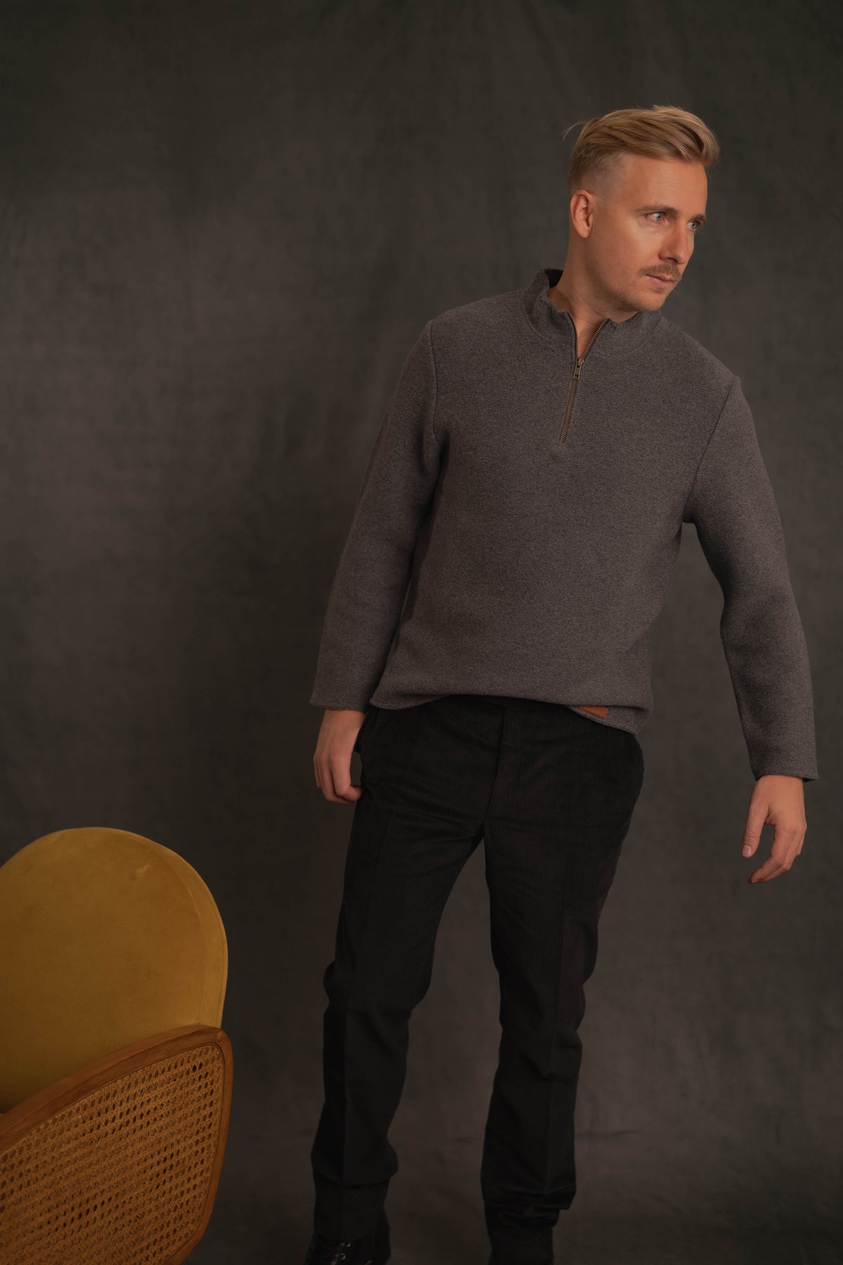 Strickpullover grau mit Reißverschluss