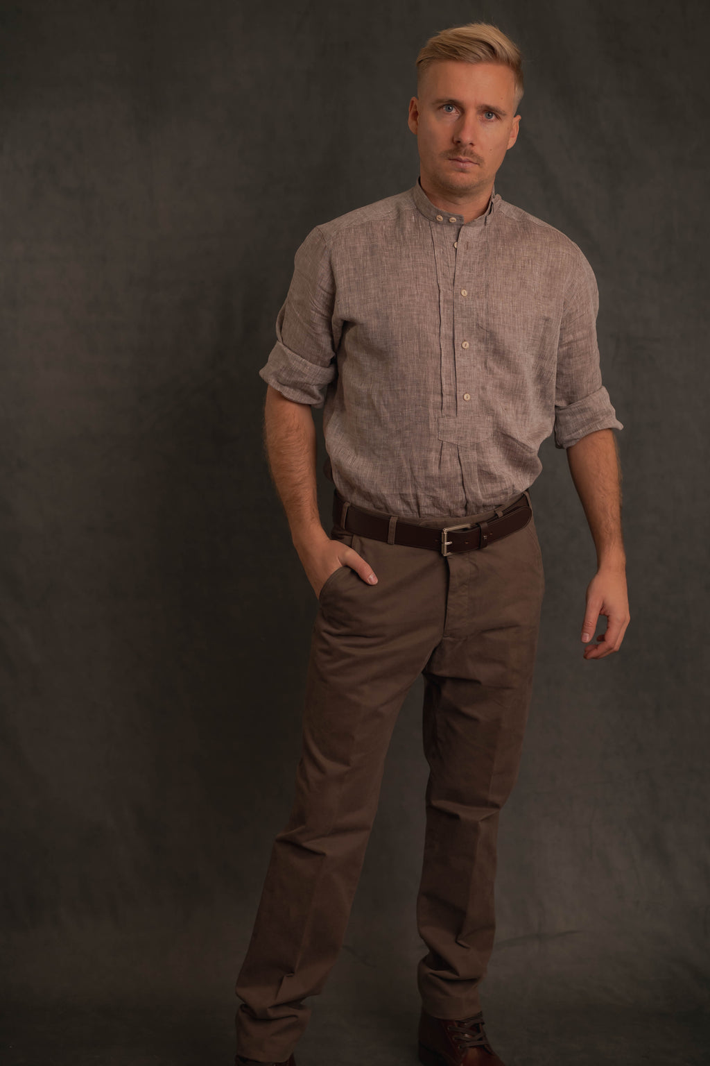 Stehkragenhemd LUIS hellbraun/beige Leinen