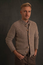 Strickjacke Niklas in beige/braun