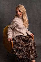 Grober Strickpullover mit Rollkragen in beige